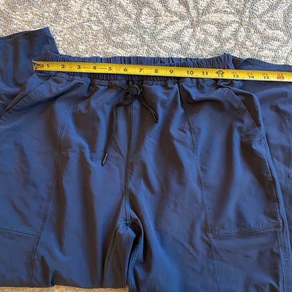 Lululemon Capri Navy Pants - Picture 5 of 6